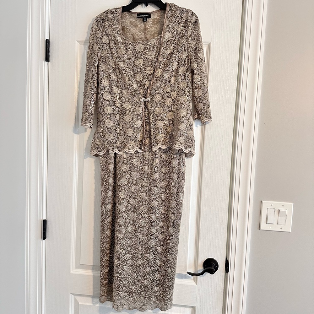 R&m Richards, 2 Pc. Formal Dress, Gold Sequins, Floral size 12Petite,